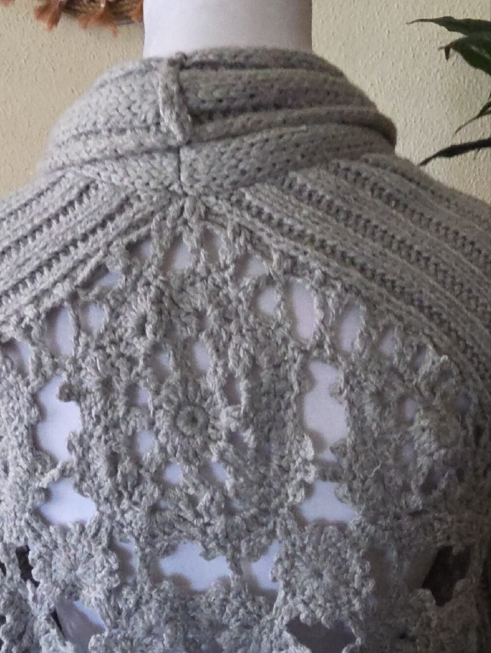 Romeo & Juliet Couture Light Gray Open-Front Cable Knit Cardigan Medium - Picture 6 of 7